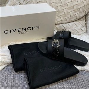 ❌SOLD ❌Givenchy Studded slides  39